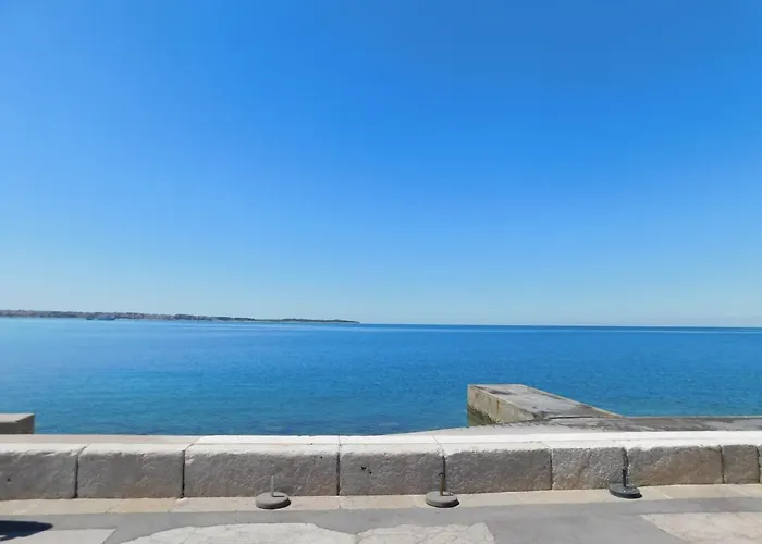 Free Terrace Πιράν