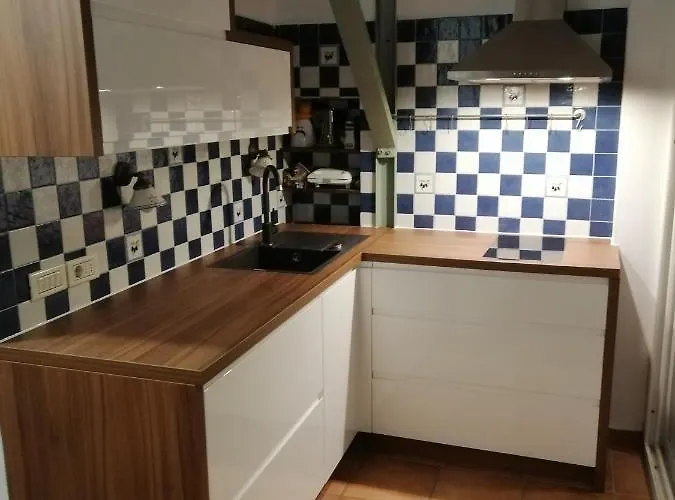 Free Terrace アパート *